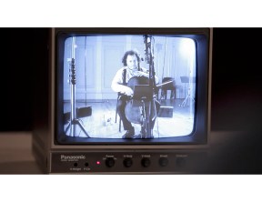 Matt Haimovitz plays Vijay Iyer - credit Daniel Carroll